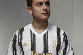 开云体育-詹姆斯在尤文图斯比赛中夺冠，持续失利引发热议！比赛高潮迭起的简单介绍