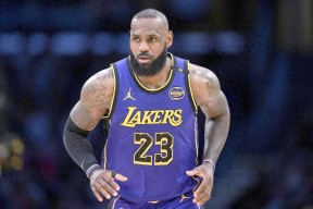 开云体育- 詹姆斯复出比赛视频 