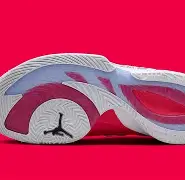 包含东契奇回归赛场，势不可挡首场状态亮眼，巴塞罗那观众沸腾！的词条